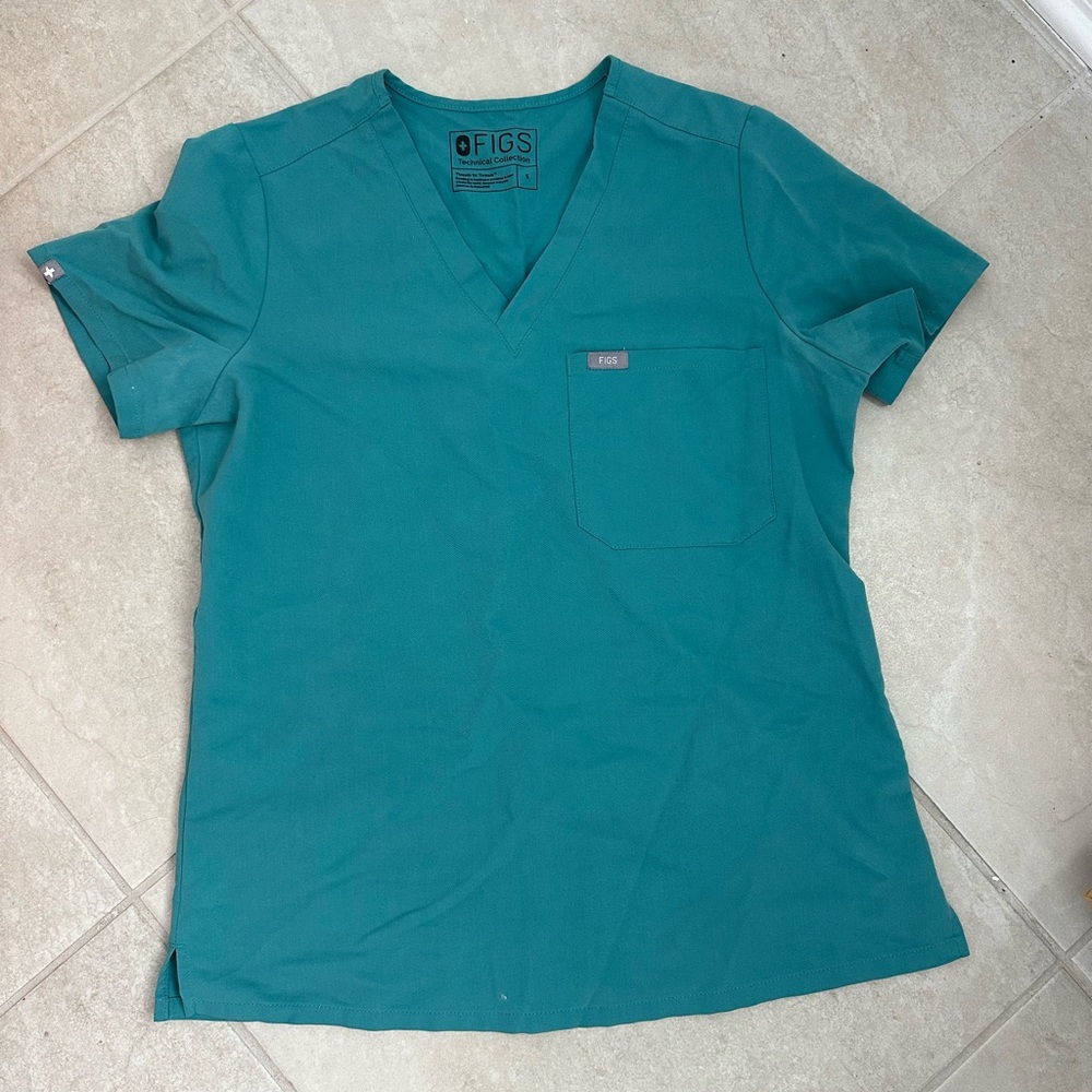 Figs Scrub Top